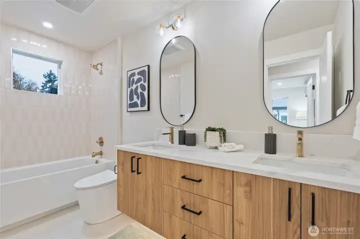 Shared 5 piece bathroom
