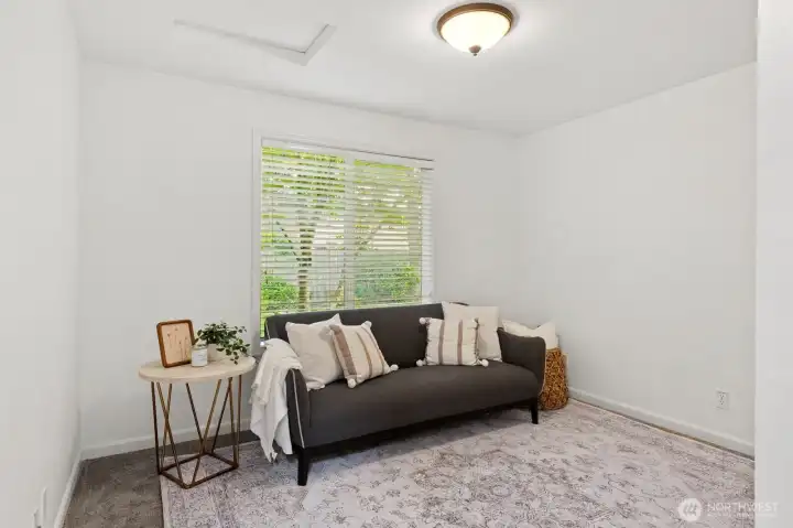 Bonus Room/Office Bonus Room/Office