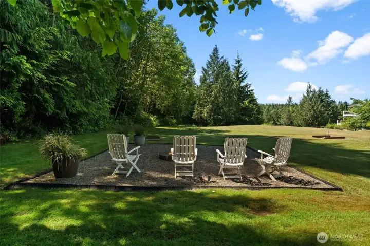 Fire pit space along with horseshoe pit