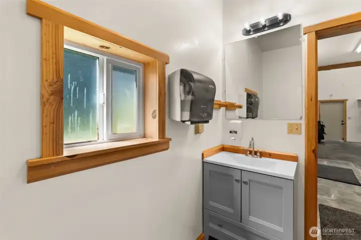 3/4 bath in shop