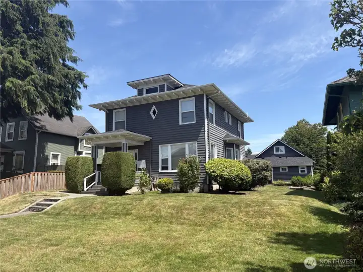 5 units total. Triplex in front, Duplex in back