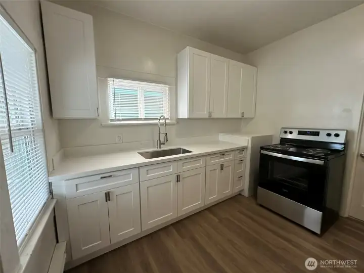 Unit 5 labeled 2520 Fulton