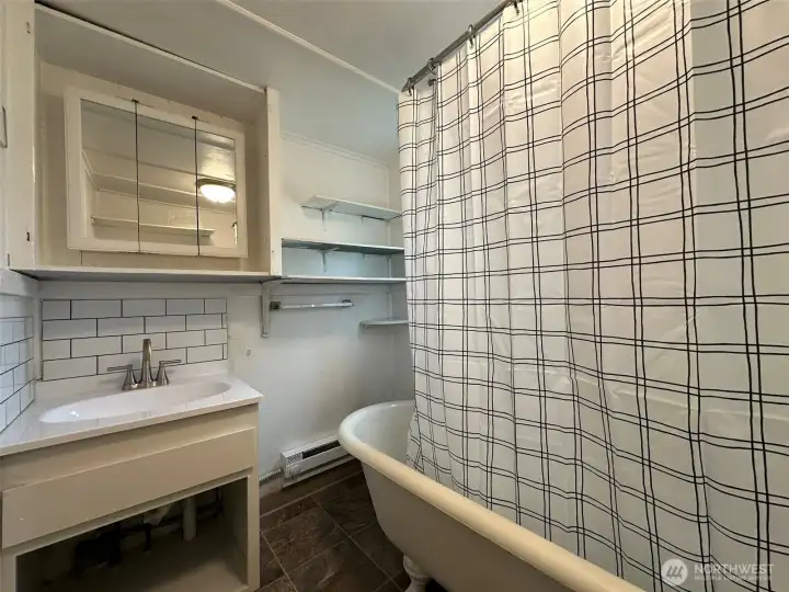Unit 5 labeled 2520 Fulton