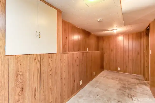 Lower Level landing room