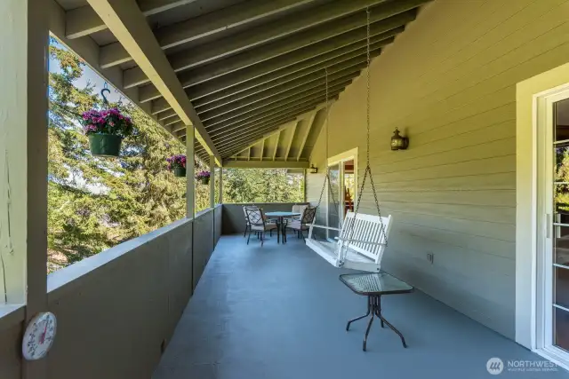 So much space here to entertain or relax