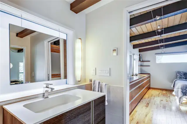 Pretty lighting in the upstairs bath.