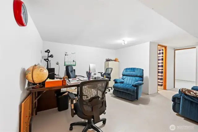 Additional basement space/office that leads to full bathroom and non-conforming 4th bedroom.