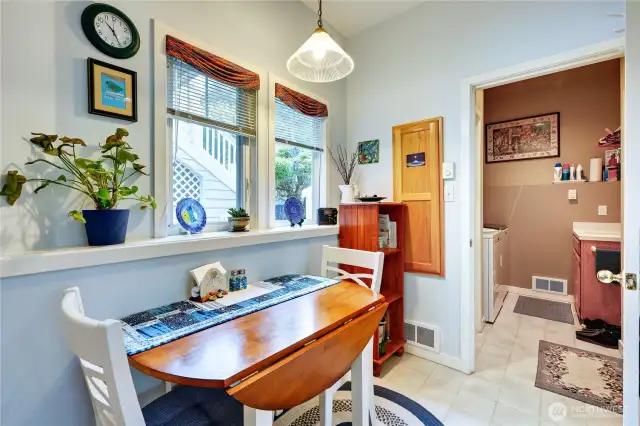 Separate eating area in the kitchen