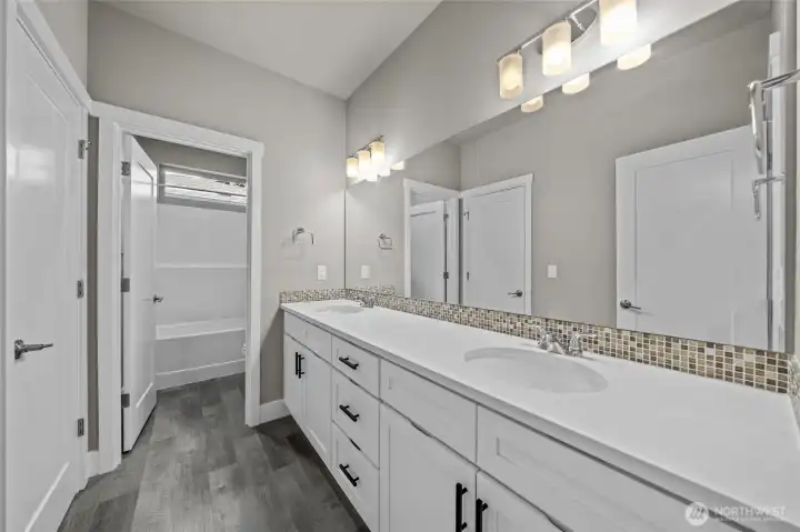 2nd Bathroom upst
