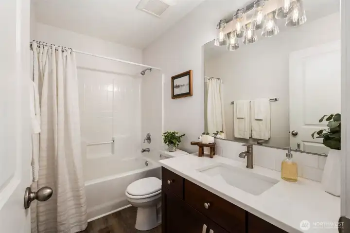 Upstairs full bath.