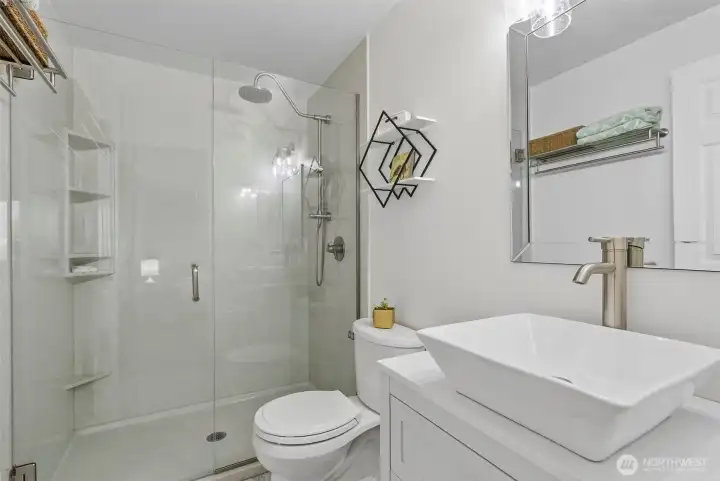 Primaryroom - Bathroom