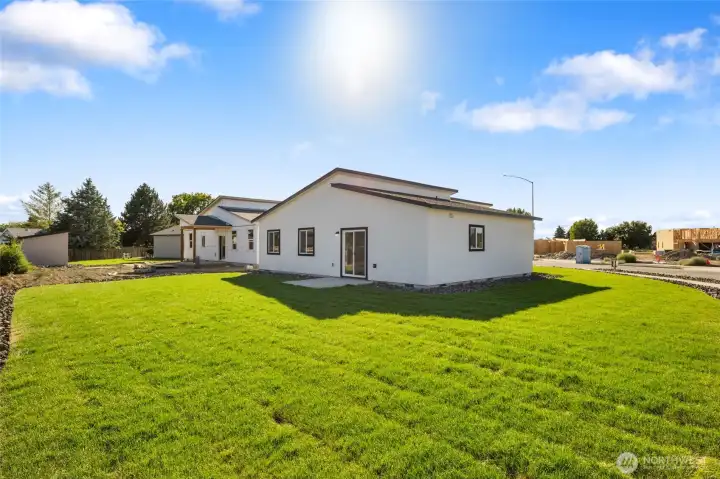 Photos are from previously built home. Finishes similar to, upgrades shown may not be available in this model. Upgrades/finishes my vary.