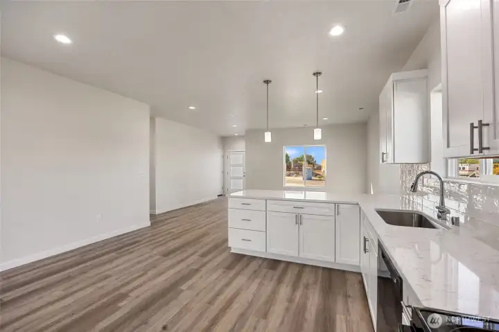 Photos are from previously built home. Finishes similar to, upgrades shown may not be available in this model. Upgrades/finishes my vary.