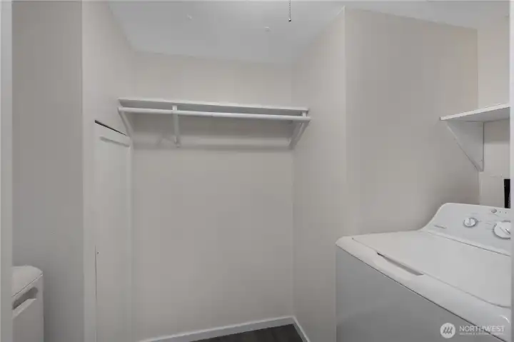 Washer/Dryer/Pantry