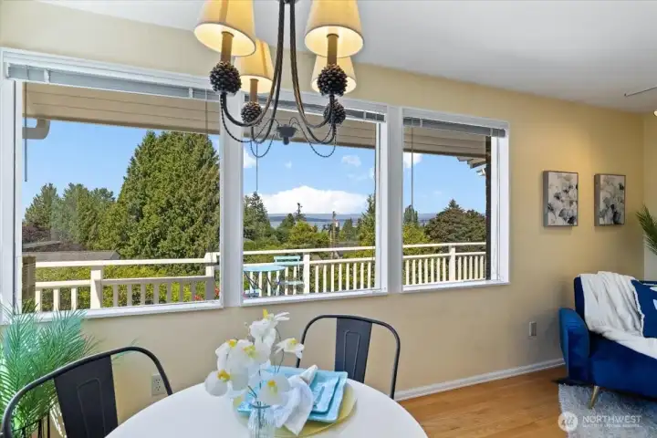 picture windows to bring in the view and natural light