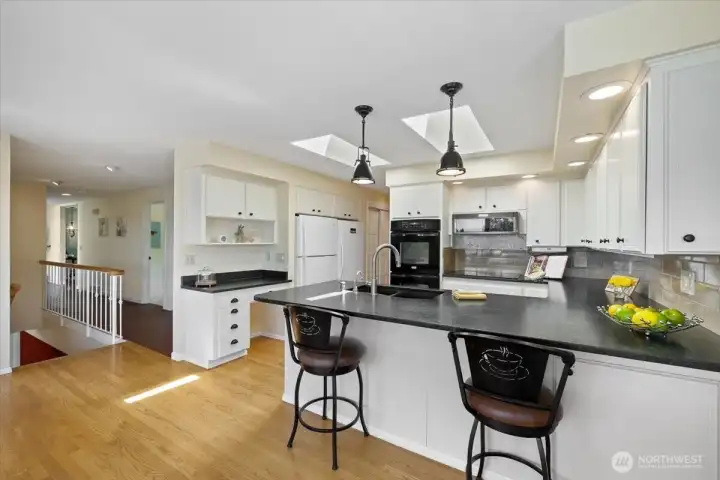 peninsula island for casual dining