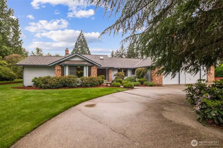 NEW LISTING ALERT! Fantastic 2600 sq ft Rambler in an amazing, one-of-a-kind neighborhood! Located on a shy acre FLAT lot, you'll enjoy the circular driveway, gorgeous grounds, roomy two car garage - and multiple living areas! Definitely possiblities for multi-generational living here - come and see it and check out the possibilities! Located in the Award Winning Tahoma School District, this neighborhood is North of all the traffic in Maple Valley, and less than 5 minutes to Maple Valley Highway, and 10 minutes to Hwy 18! NEW LISTING ALERT! Fantastic 2600 sq ft Rambler in an amazing, one-of-a-kind neighborhood! Located on a shy acre FLAT lot, you'll enjoy the circular driveway, gorgeous grounds, roomy two car garage - and multiple living areas! Definitely possiblities for multi-generational living here - come and see it and check out the possibilities! Located in the Award Winning Tahoma School District, this neighborhood is North of all the traffic in Maple Valley, and less than 5 minutes to Maple Valley Highway, and 10 minutes to Hwy 18!