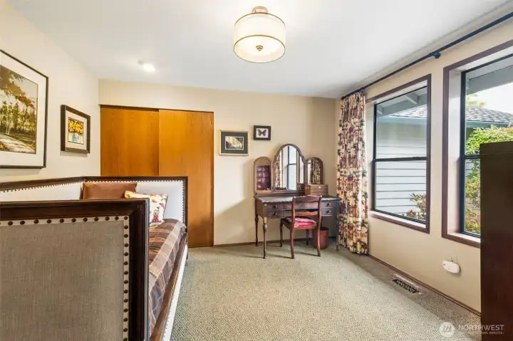 This is the bedroom/office. Currently used as a bedroom, there's room for lots of furniture here, or make it your WFH office! This is the bedroom/office. Currently used as a bedroom, there's room for lots of furniture here, or make it your WFH office!