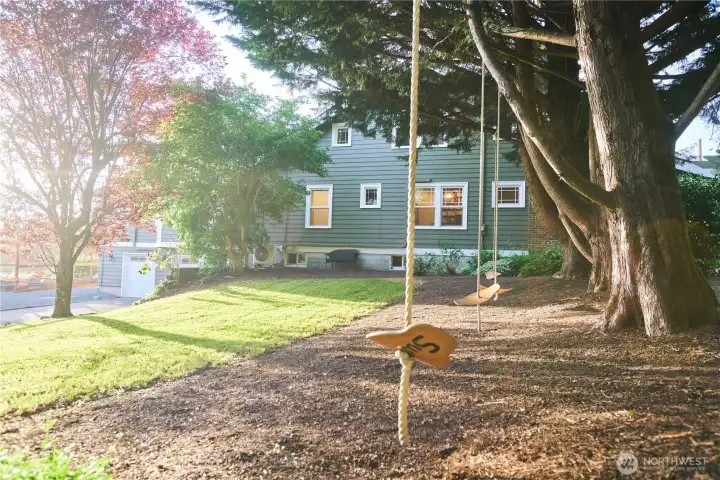 Side yard with mature landscaping. Side yard with mature landscaping.