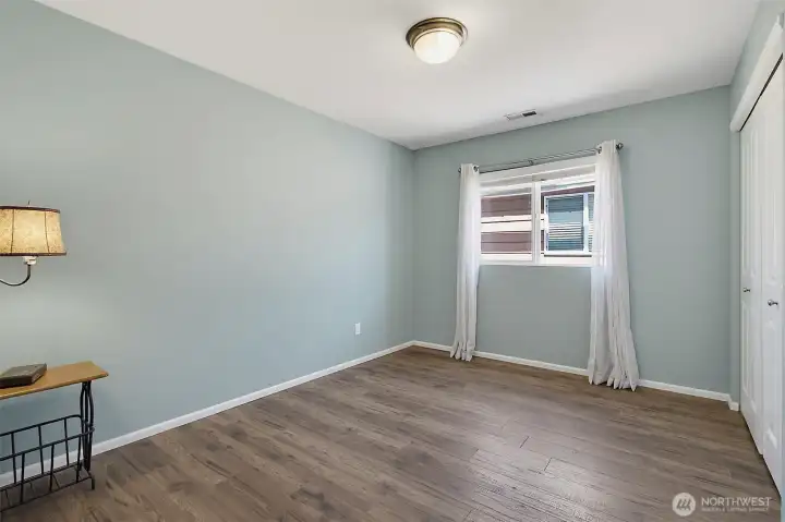 Versatile secondary bedroom ideal for guests, hobbies, or home office use