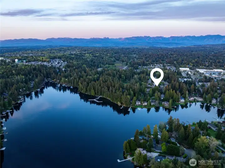 Incredible location just a minute to the lake! Incredible location just a minute to the lake!