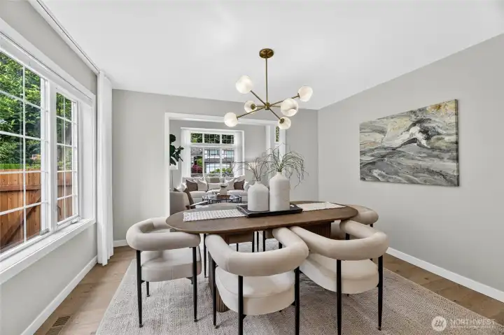 Formal dining room, great for entertaining! Formal dining room, great for entertaining!