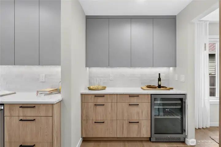 "Butler's area" with drink refrigerator. "Butler's area" with drink refrigerator.