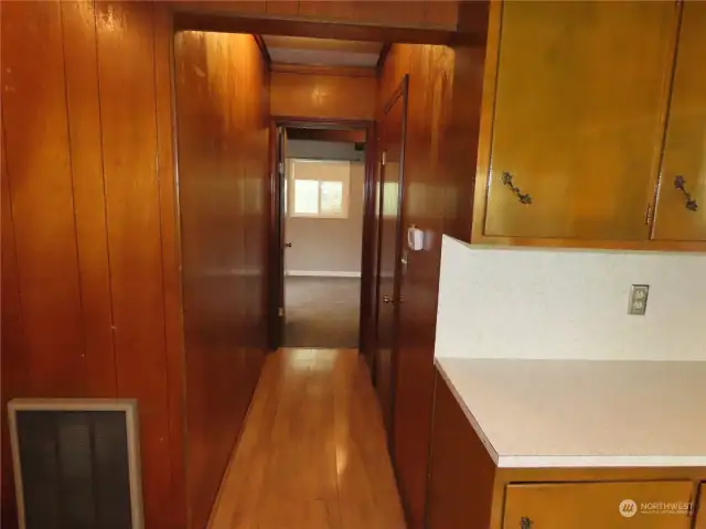 Hallway between the kitchen and the main bedroom