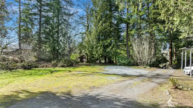 Big lot room to expand and ample space and additional parking