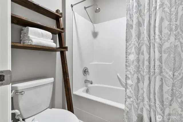 Spacious Guest Bathroom with 2 Vanity