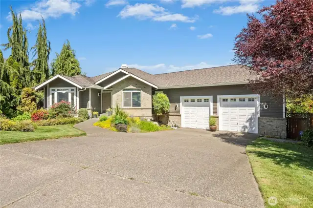 1 level living with full basement