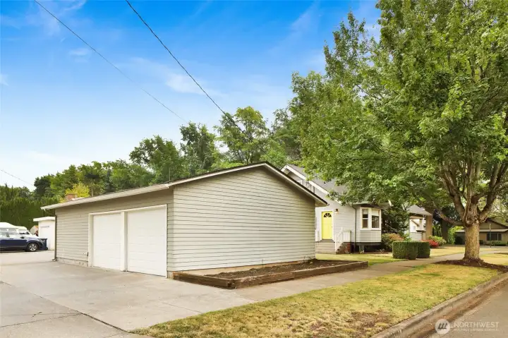 The detached garage offers plenty of space, and with RM2 zoning, the property allows for higher density-providing potential to replace it with an ADU or even condos to maximize your investment.