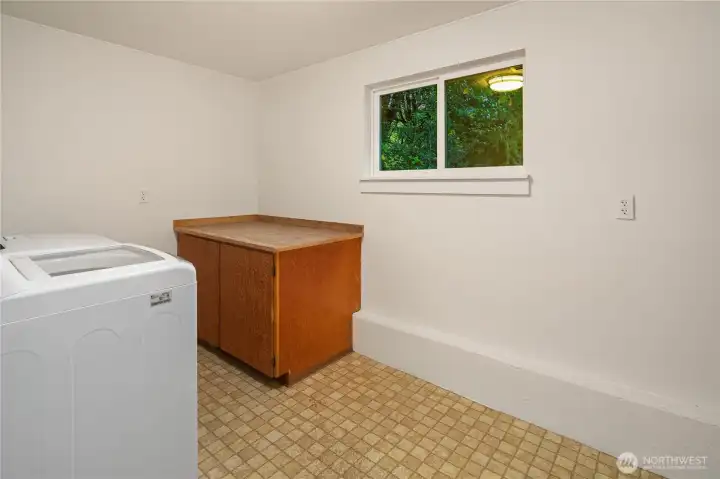 lower level laundry room