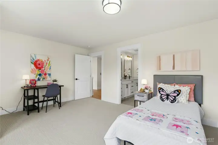 Perfect kids room with ensuite bath and walk-in closet