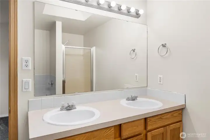 Great lighting and storage