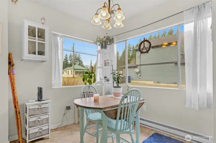 Eat in kitchen space