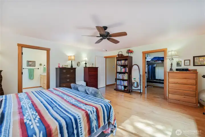 Convenient en-suite bath and spacious walk-in closet.  Notice the extra wide doorways for easy access.