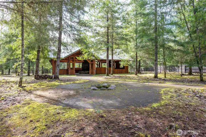 Oh, no, it's raining!  Take your picnic to the shared community picnic shelter, a short walk across the cul-de-sac!