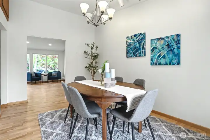 Large dining room perfect for entertaining