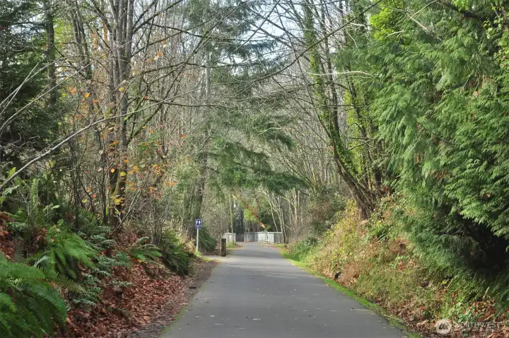 Great trails within walking distance