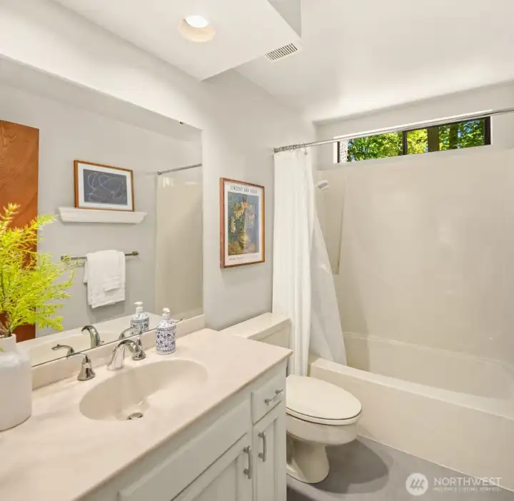 Upstairs Full Bath Upstairs Full Bath