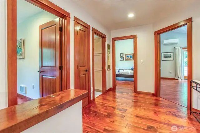 The upper level designed for 3 bedrooms-2 guest bed w/ 1 bath and the main bedroom ensuite. This open space LARGE hallway gives room for everyone to come and go with ease.