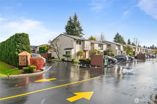 Convenient location! Close to I5, Shopping, Boeing and so much more!
