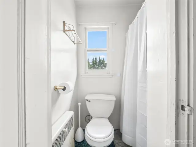 1/2 bath