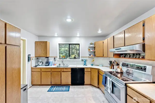 Spacious kitchen