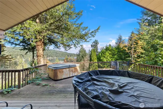 Large deck with hot tub/View