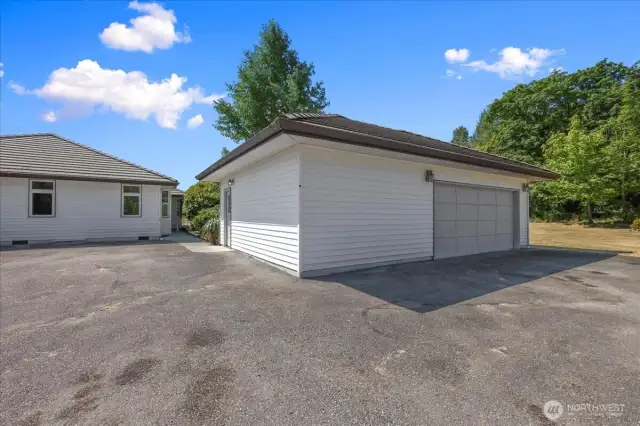 2 car detached garage