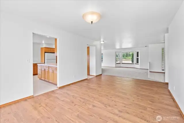 Dinning room facing living room and front door.
