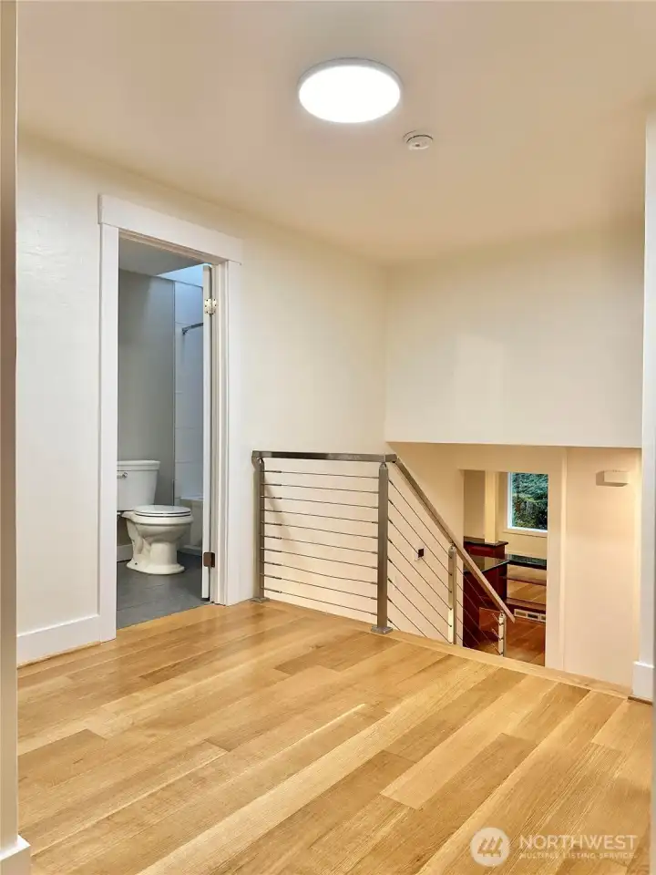 Upper landing