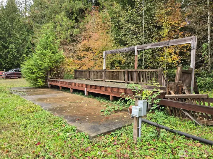 platform to use if you park an RV or 5th wheel next to it.